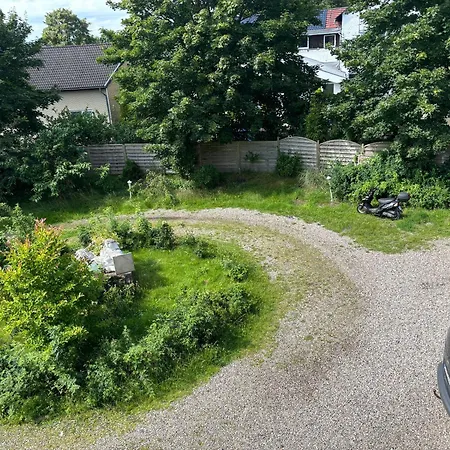 Gemuetliches Mit Ausblick Zum Garten * Flensburg